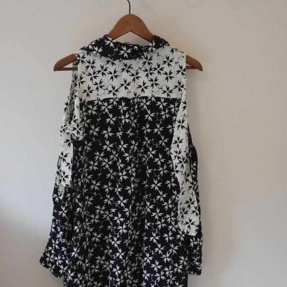Tanya Taylor open shoulder, black and white floral pinwheel dress (US 6) - Picture 4 of 5